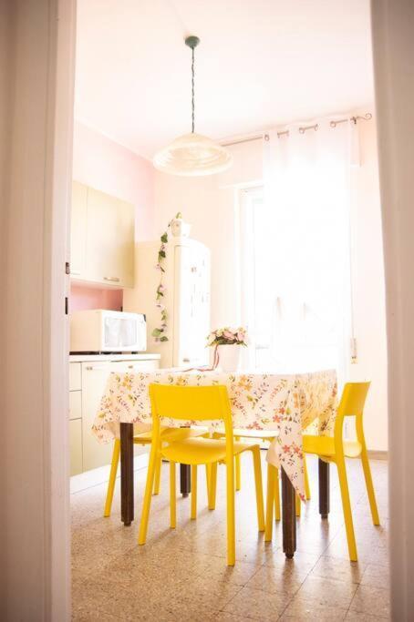Pop In! Sunny 2Bdr Apt Cagliari Near The Beach Exterior foto